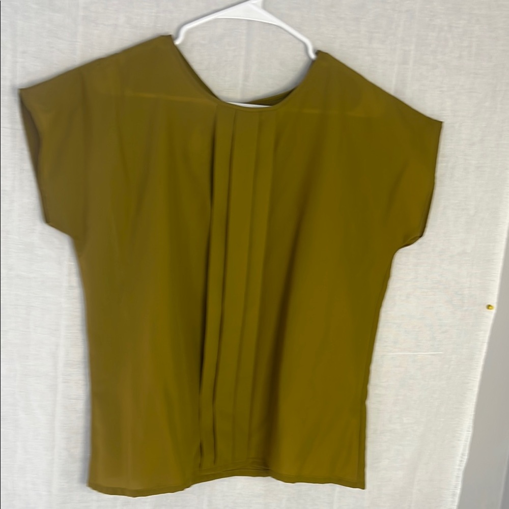 Yellow Pleated Cap Sleeve Blouse.  CAJA. # 1. D